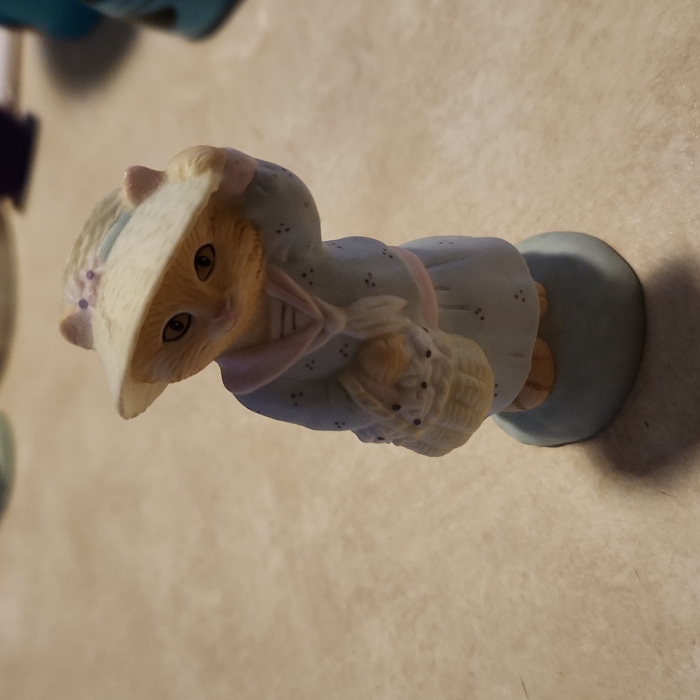 Vintage Hallmark 1987 Cat Figurine